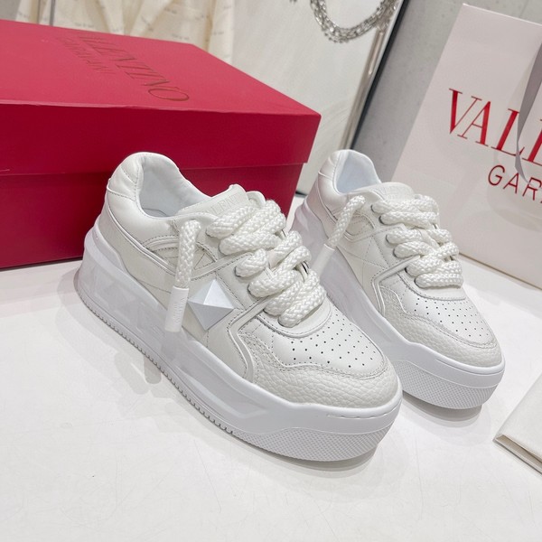 발렌티노 원스터드 화이트