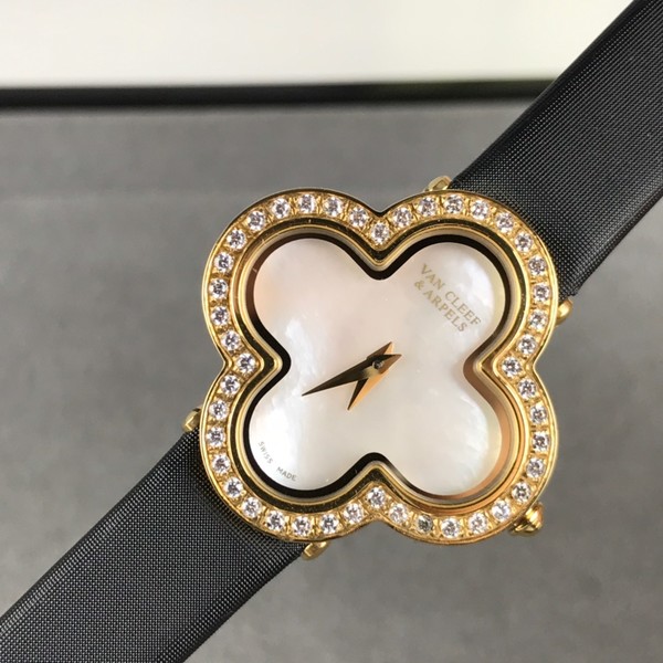 반클리프 앤 아펠 스몰 알함브라 오닉스 화이트 블랙