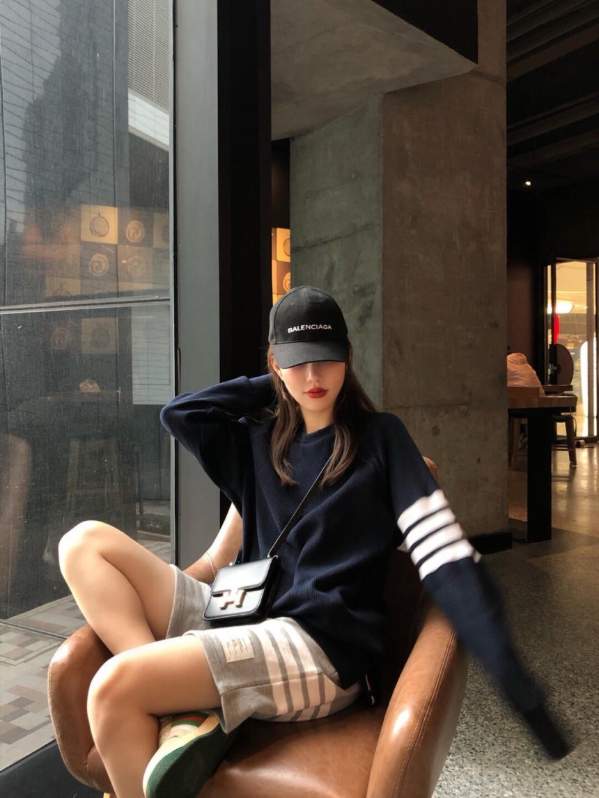 톰브라운 와플 맨투맨