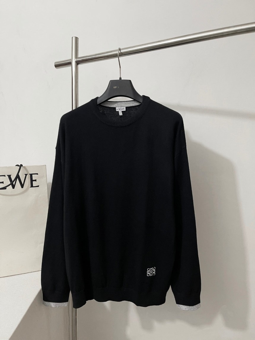 로에베 블랙 맨투맨