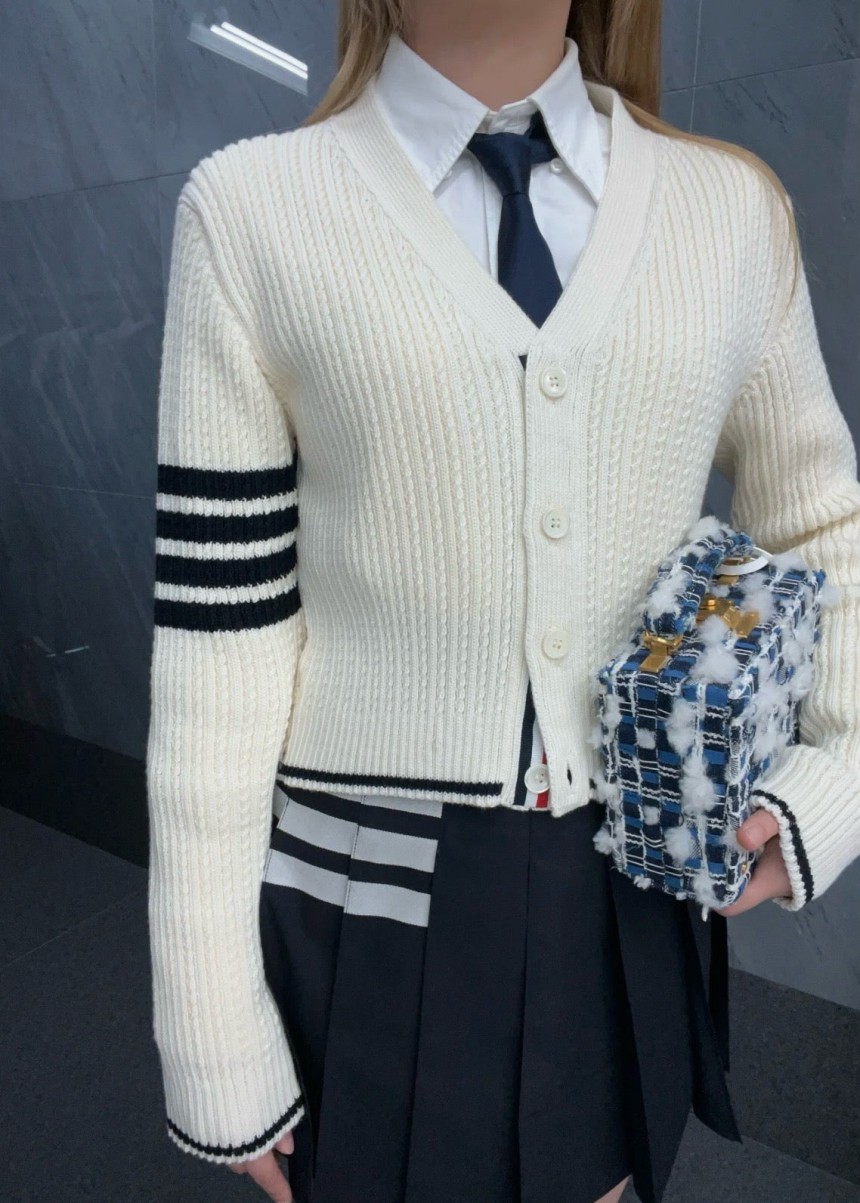 톰브라운 메리노 울 사선 크롭 가디건