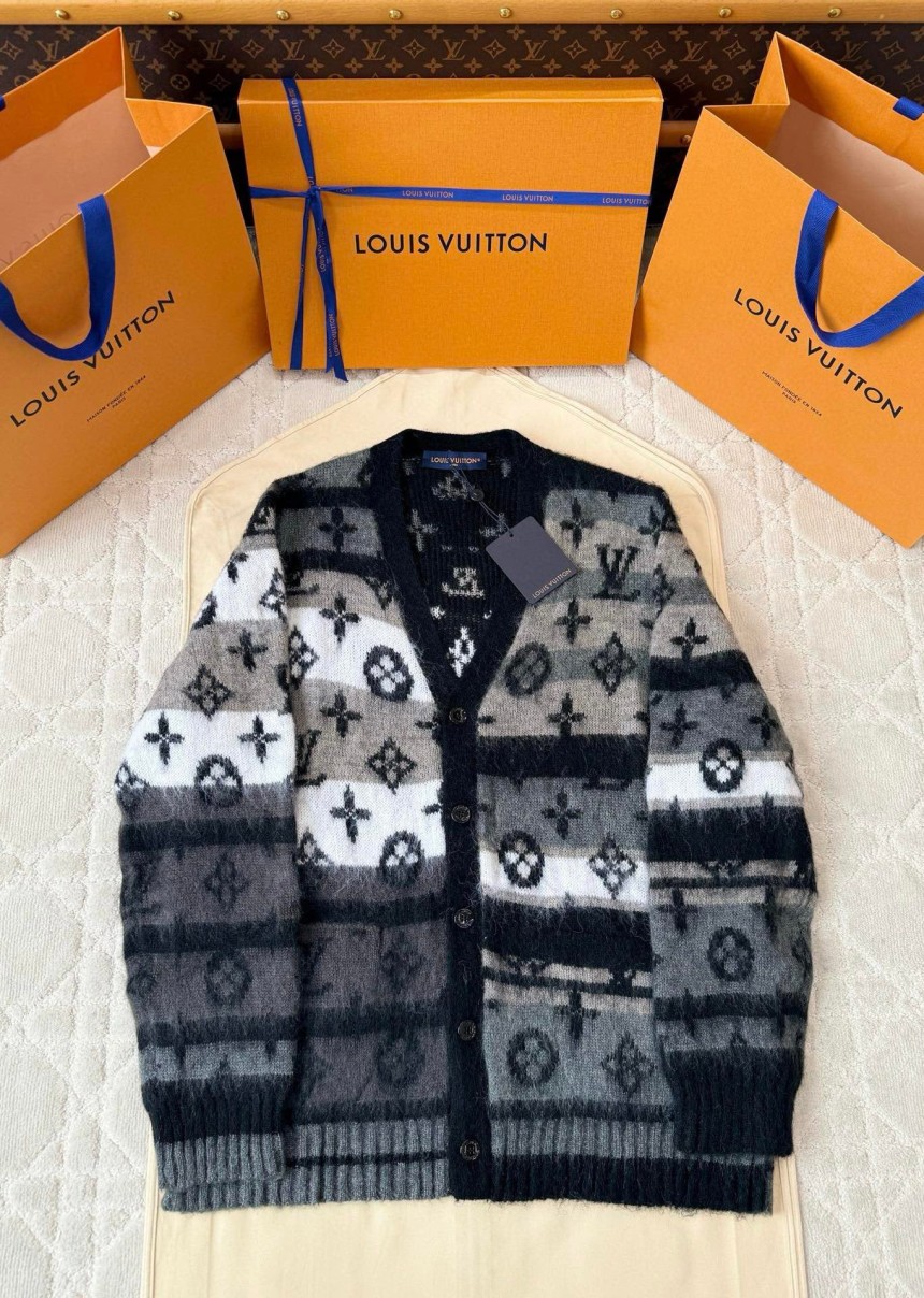 루이비통 모노그램 모헤어 가디건