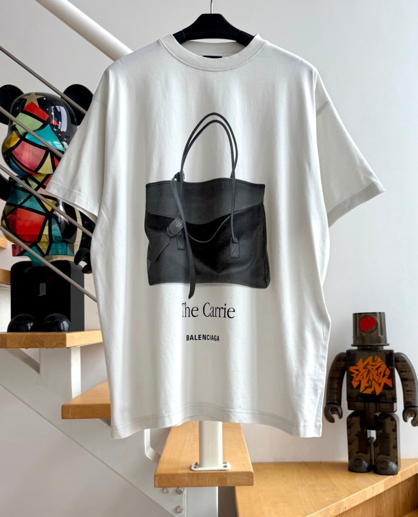 발렌시아가 The Carrie 티셔츠