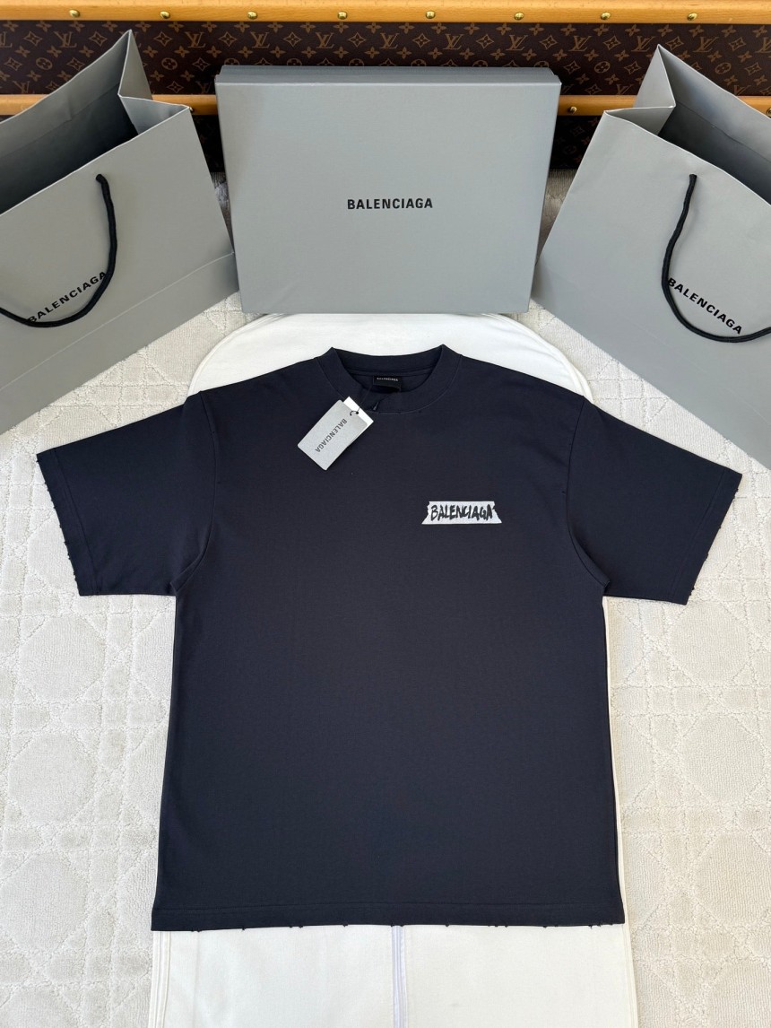 발렌시아가 마스킹 테이프 미디엄 핏 티셔츠 페이디드