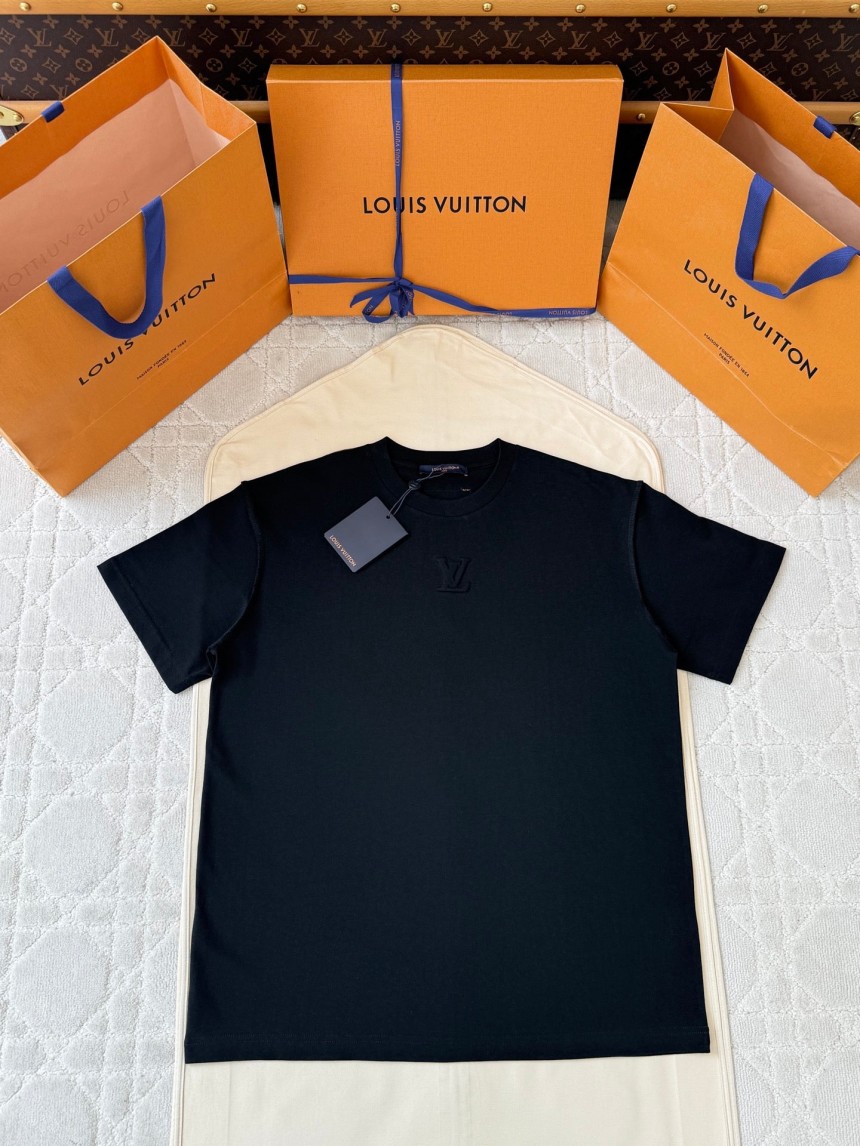 루이비통 엠보스드 LV 티셔츠