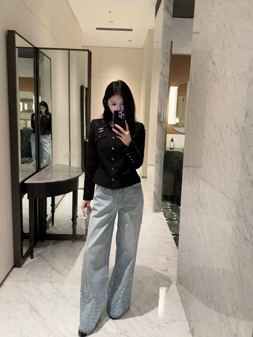 샤넬 금장 로고 블랙 트위드 자켓