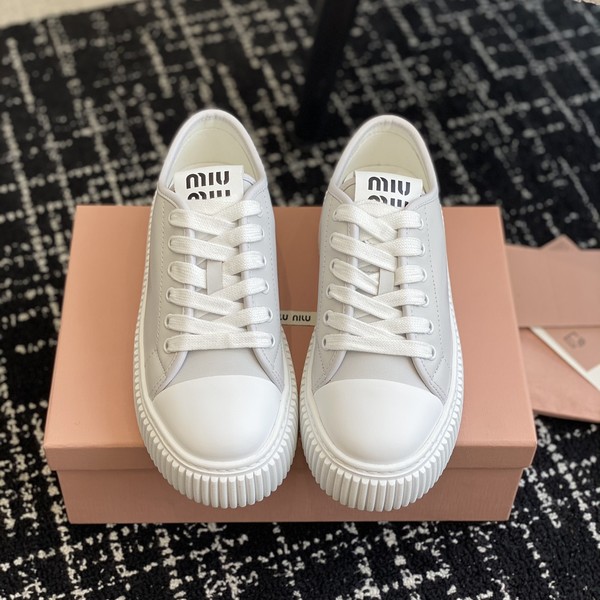 미우미우 레더 워시드 스니커즈 그레이