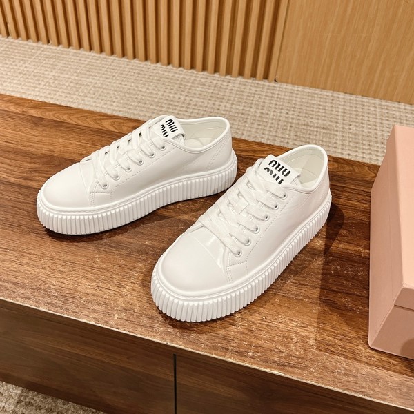 미우미우 레더 워시드 레더 스니커즈