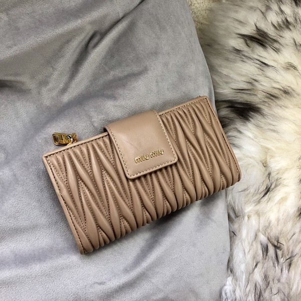 미우미우 마테라쎄 지갑