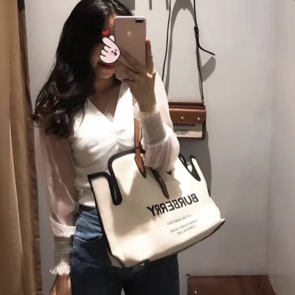 버버리 호스페리 벨트 토트백