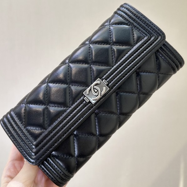 샤넬 보이 랩스킨 장지갑