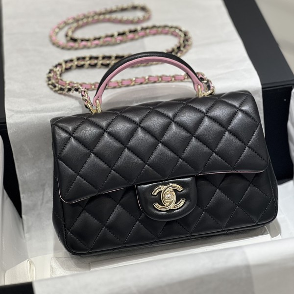 샤넬 핸들 미니 CF 플랩백 램스킨 블랙핑크