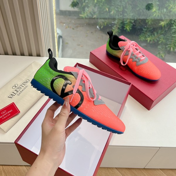 발렌티노 크로마톤 펀칭 나파 스니커즈