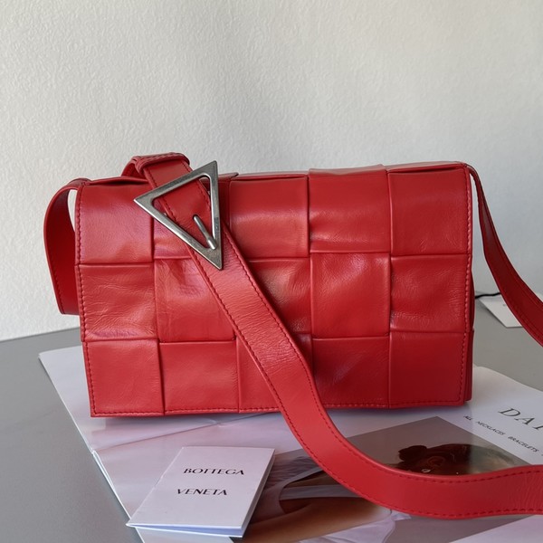 보테가베네타 인트레치아토 패러킷 카세트백