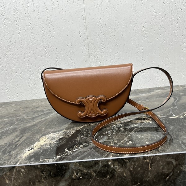 셀린느 퀴르 트리옹프 베사체 백