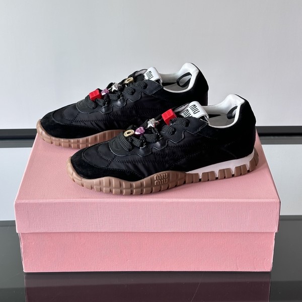 미우미우 타이어 테크니컬 패브릭 앤 스웨이드 스니커즈