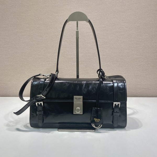 프라다 글로시 피니시 레더 워크 1BN026