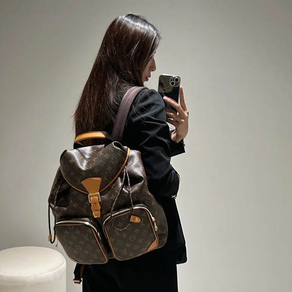 루이비통 몽수리 카고 백팩 M14015