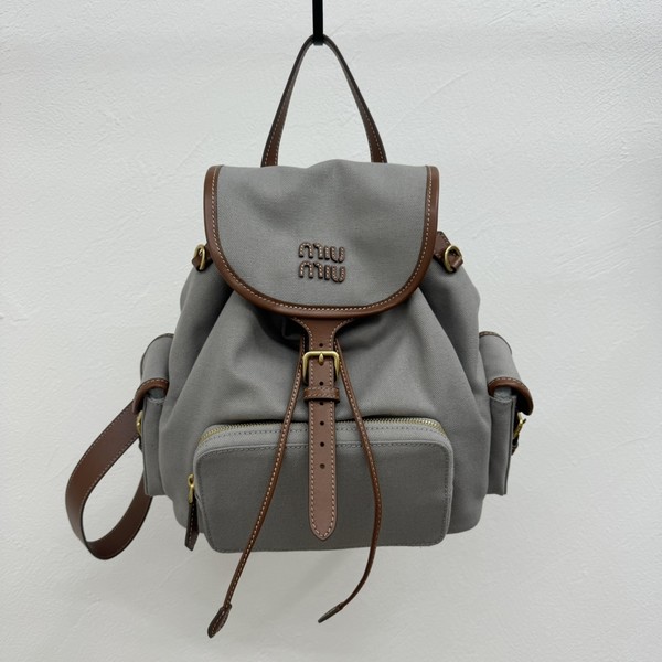 미우미우 백팩 그레이