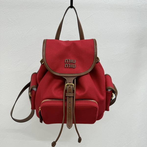 미우미우 백팩 레드