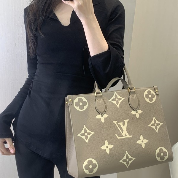 루이비통 온더고 MM 베이지 M45494