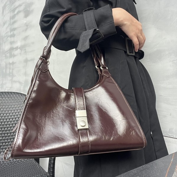 프라다 라지 레더 토트 백 1BG570