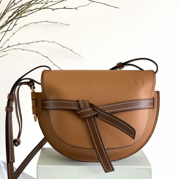 로에베 게이트 미니 숄더백