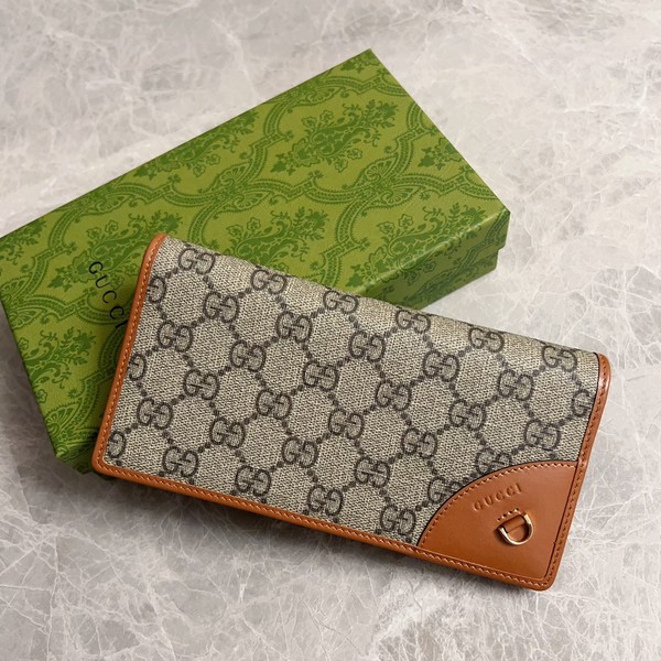 구찌 GG 엠블럼 콘티넨탈 장지갑 821802