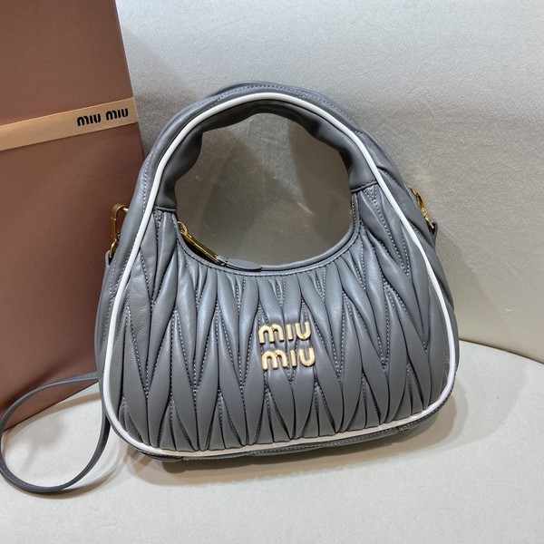 미우미우 완더 마테라쎄 나파 호보백 5BC125