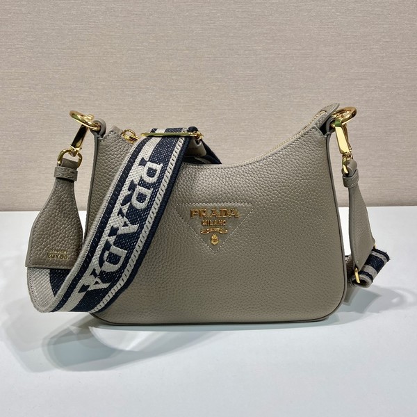 프라다 삼각로고 비텔로 다이노 1BH193