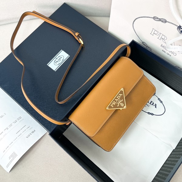 프라다 사피아노 트라이앵글 로고 1BD386