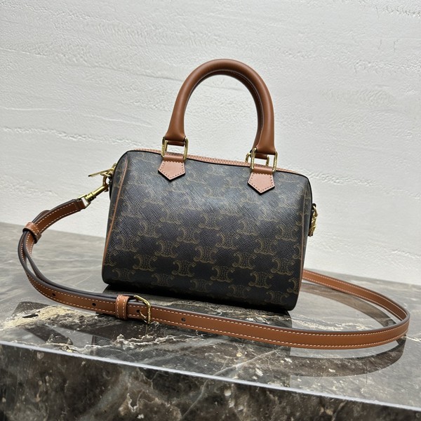 셀린느 퀴르 트리오페 미니 113773