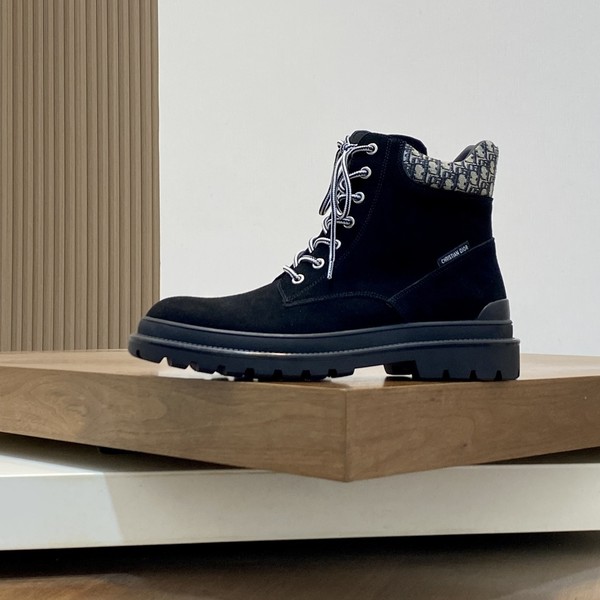 디올 익스플로러 III 앵글 부츠