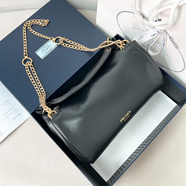 프라다 25FW 튀뮬트 스몰 나파 1BD395