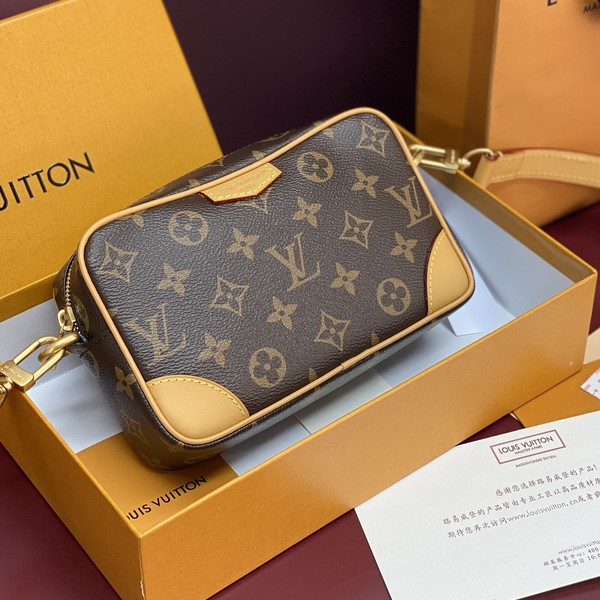 루이비통 25SS 트로카데로 웨어러블 월릿 숄더백 크로스백 M14058