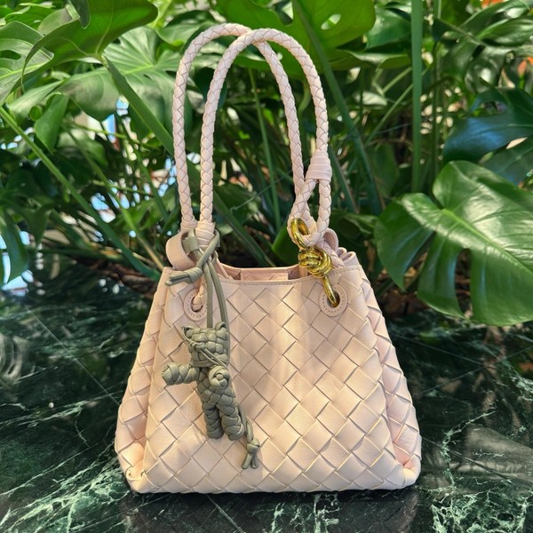 보테가 베네타 켓 백참 (2종)