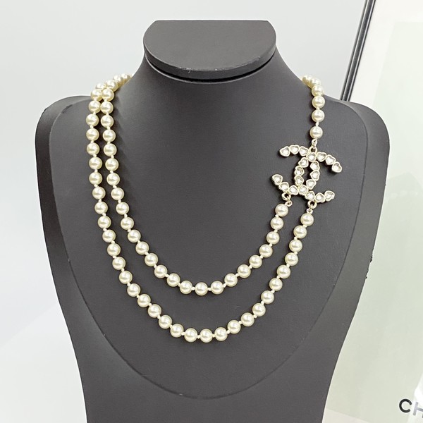 샤넬 25FW CC로고 퍼 크리스탈 목걸이