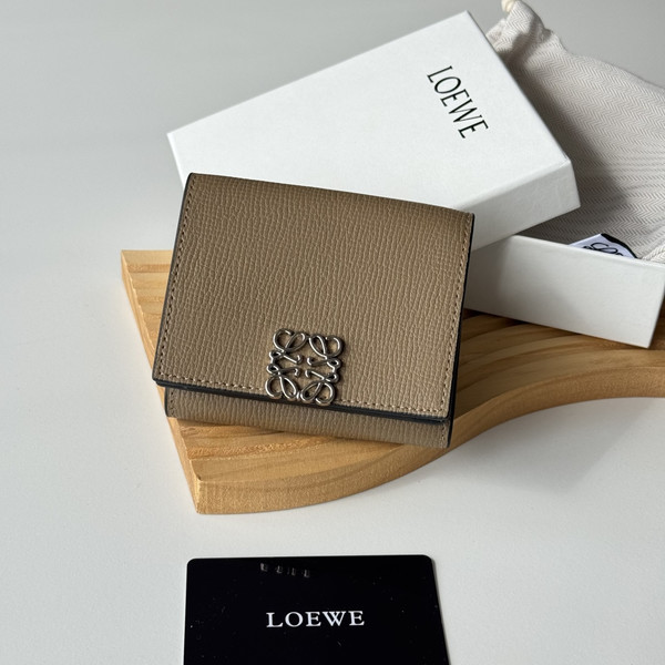 로에베 아나그램 레더 삼단 지갑