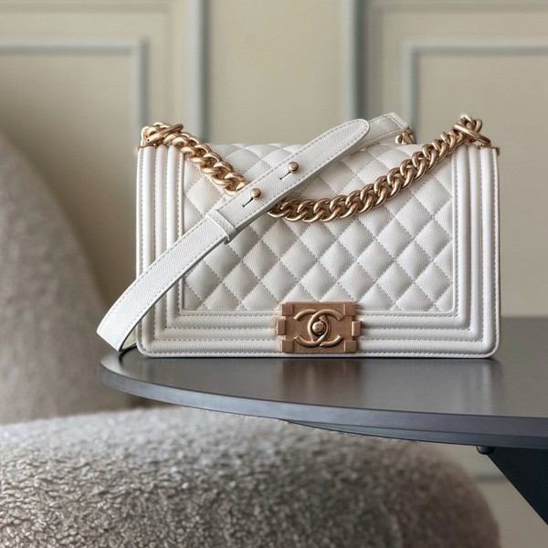 샤넬 보이백 미디움 캐비어 보이백 A67086 (2종)