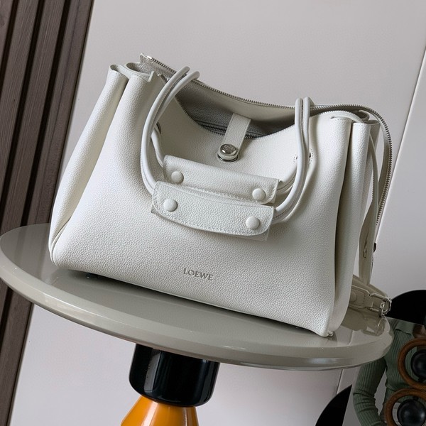 로에베 26FW 그레인 레더 마드리드백