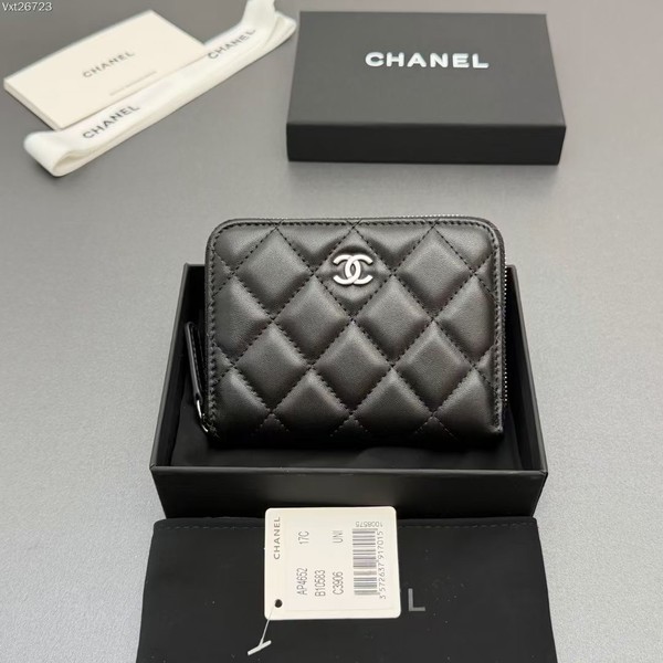 샤넬 25SS 클래식 지퍼 카드 반지갑 AP4652 (램스킨 은장)