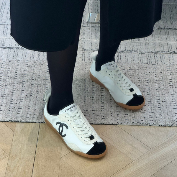 샤넬 26ss 카프스킨 엠보싱 스웨이드 G47125