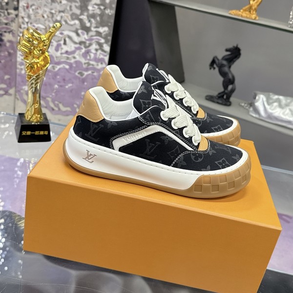 루이비통 LV 틸티드 스니커즈