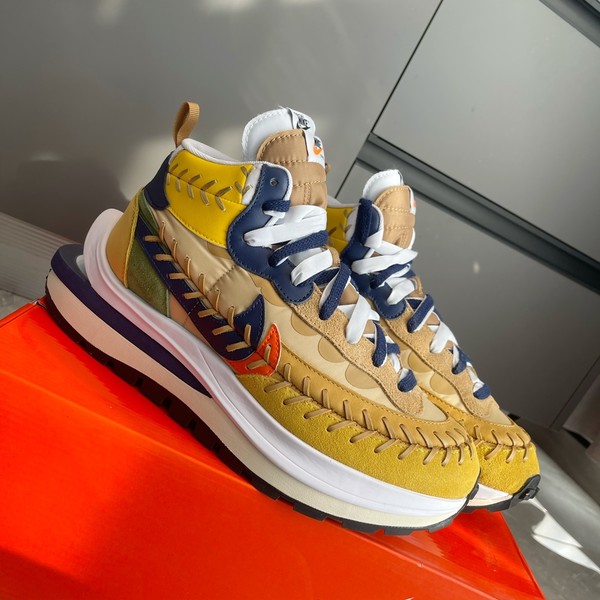 나이키 x 사카이 x 장 폴 고티에 베이퍼와플 세서미 블루