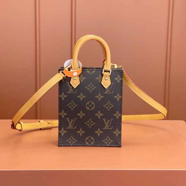 루이비통 쁘띠 삭 플라 모노그램 백 M81295