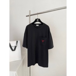 C 포켓 로고 티셔츠