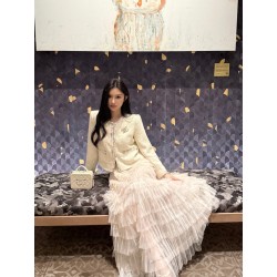 샤넬 화이트 트위드 자켓