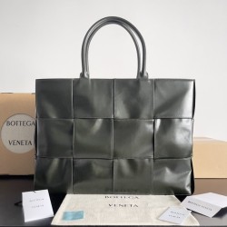 보테가베네타 아르코 토트백 카키 라지