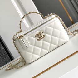 샤넬 24A 스트라스 CC로고 직사각 베니티백 A96095