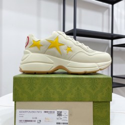 구찌 라이톤 520 스페셜 스타 프린트 스니커즈